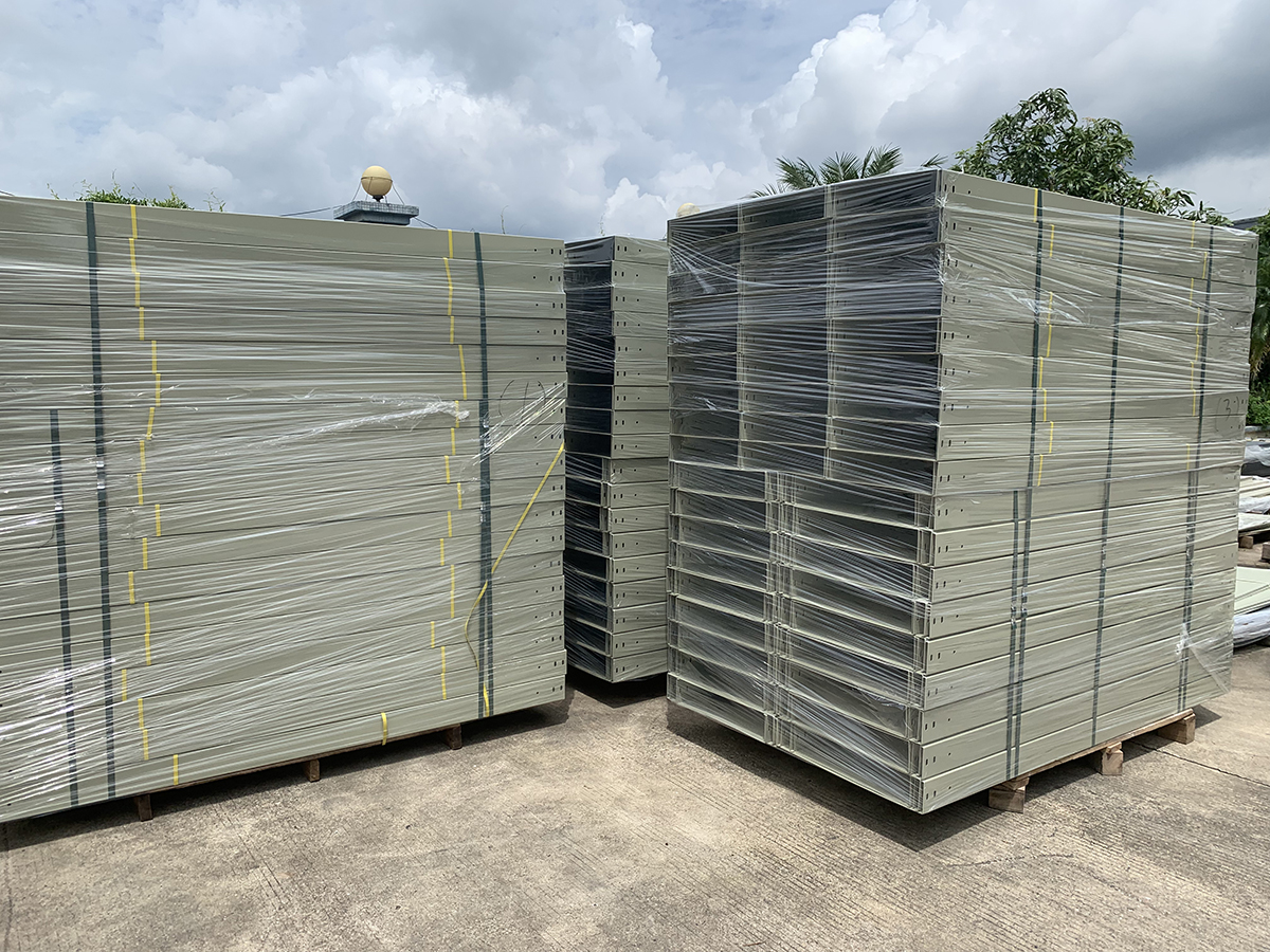 cable-tray-export-packaging-container-loading.jpg